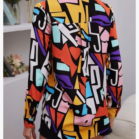 Abstract big dart button up - Picture 4 of 6